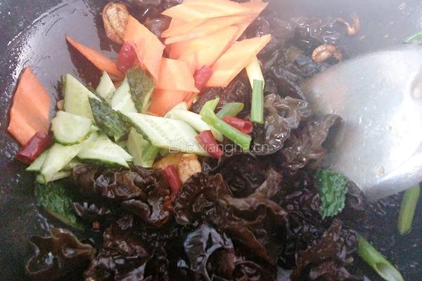 木耳炒肉片的做法图解6