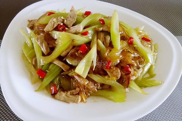 芹菜炒粉的做法图解13