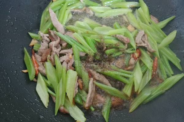 芹菜炒粉的做法图解10