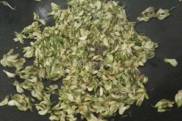 槐花炒鸡蛋的做法图解5