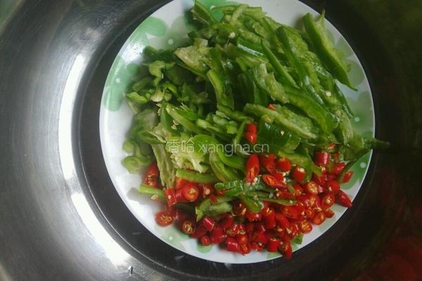 小炒豆豉鸡的做法图解1