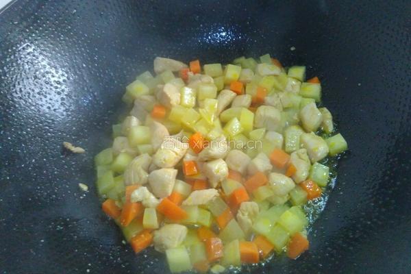 土豆炒鸡丁的做法图解5