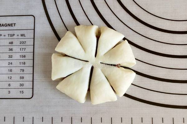 花朵豆沙面包的做法图解12