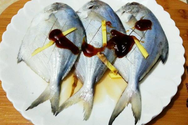 清蒸鲳鱼的做法图解3