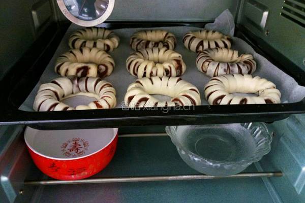 豆沙面包圈的做法图解17