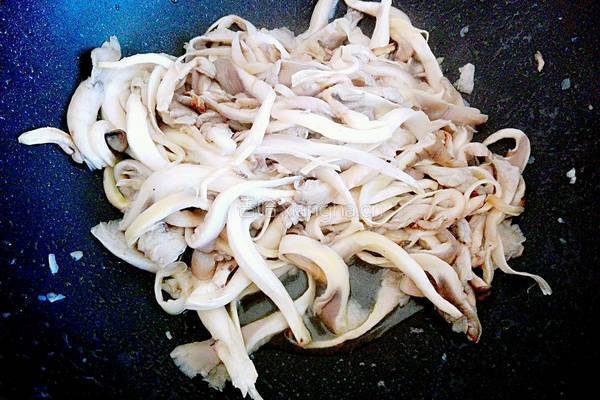 蘑菇青菜的做法图解4