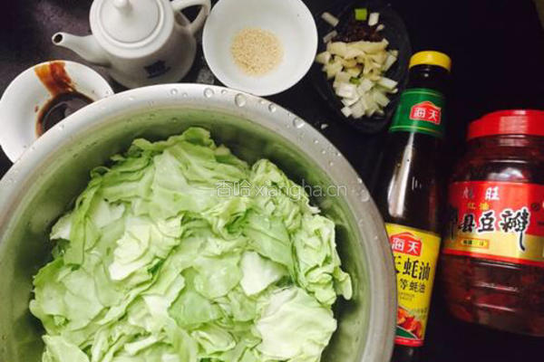 手撕包菜的做法图解1