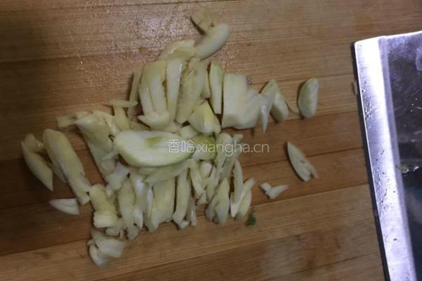 青椒炒香菇的做法图解4