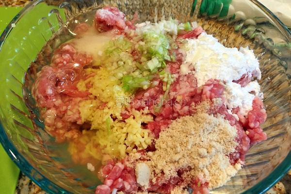 芥菜肉丸汤的做法图解2