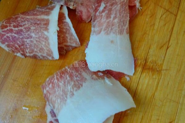蒜苔炒小香肠的做法图解2
