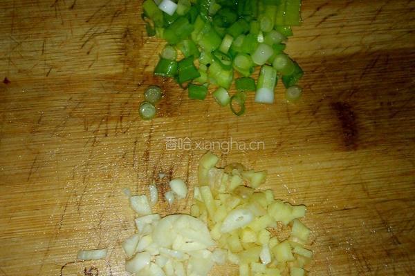 泡豇豆炒火腿肠的做法图解2