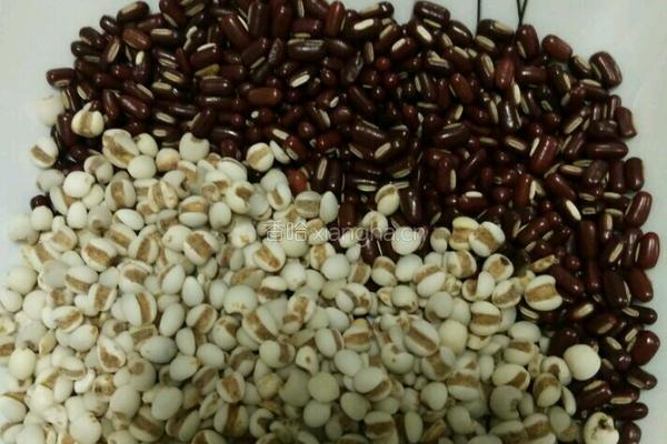 红豆薏米粥的做法图解1