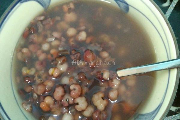 红豆薏米粥的做法图解3
