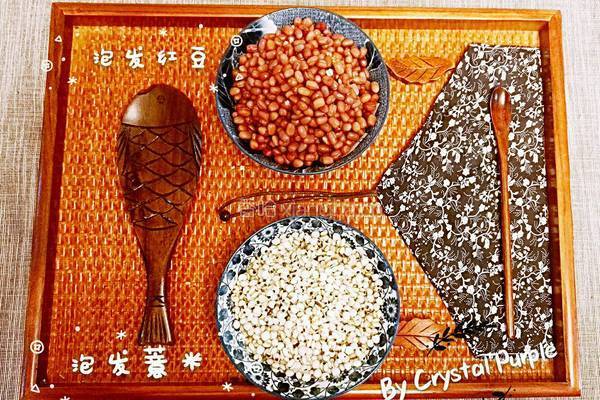 薏米红豆粥的做法图解1