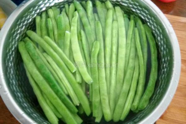 橄榄菜四季豆的做法图解3