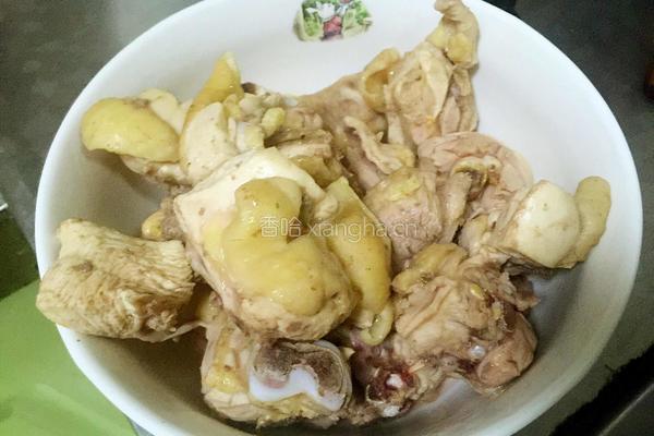 土豆炖鸡的做法图解3