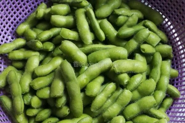 凉拌毛豆的做法图解2