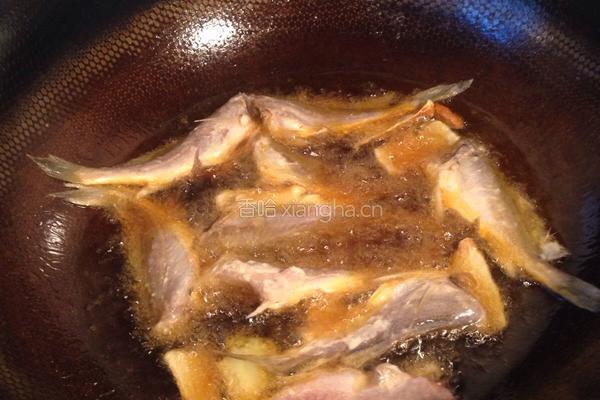 香酥黄花鱼罐头的做法图解3