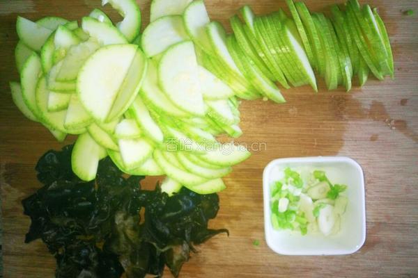 豉油茭瓜的做法图解1