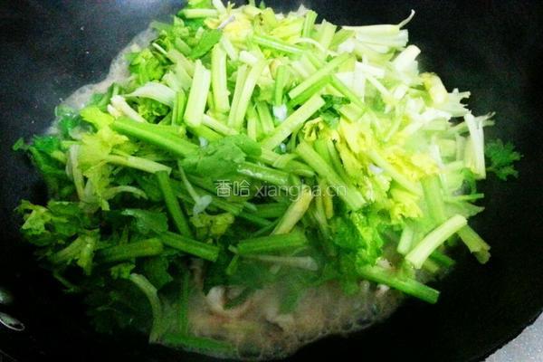 芹菜炒乌贼的做法图解5