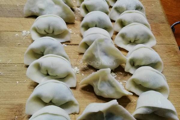 韭菜鸡蛋饺子的做法图解6