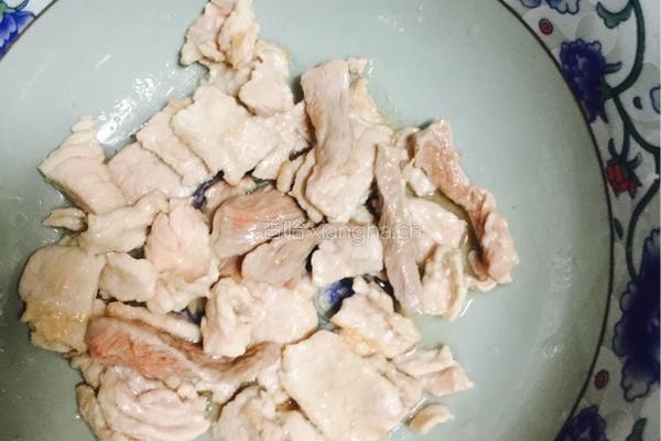 杏鲍菇青椒滑肉片的做法图解3