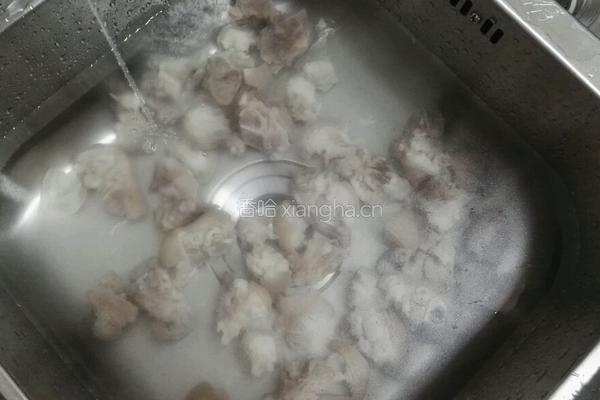 黑糯米醋猪手的做法图解2