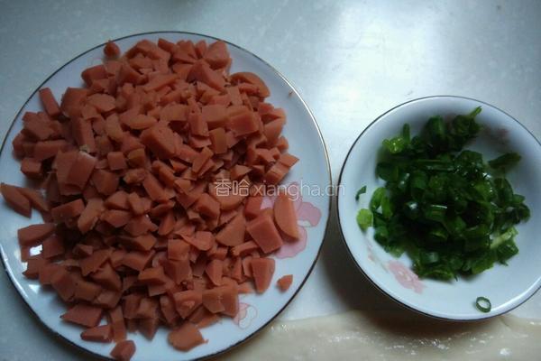 火腿肠花卷的做法图解2