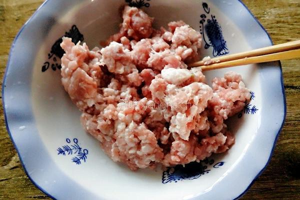 猪肉芹菜蒸饺的做法图解5