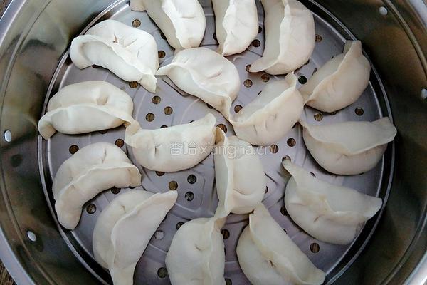 猪肉芹菜蒸饺的做法图解18