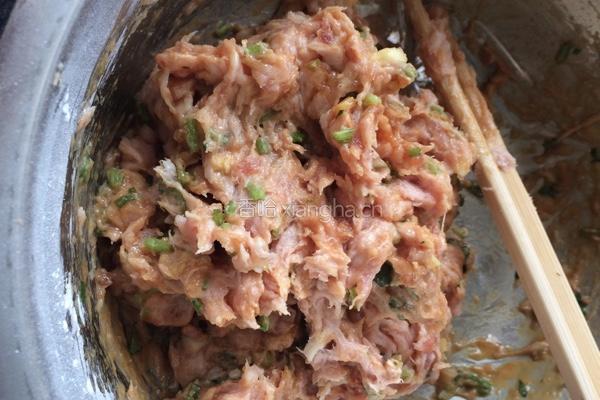 香菜肉丸的做法图解1