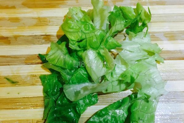 香芒三文鱼牛油果兔兔杯的做法图解1