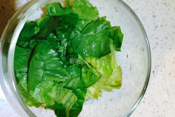 香芒三文鱼牛油果兔兔杯的做法图解2