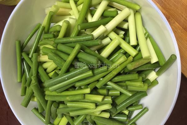 蒜苔炒肉片的做法图解3