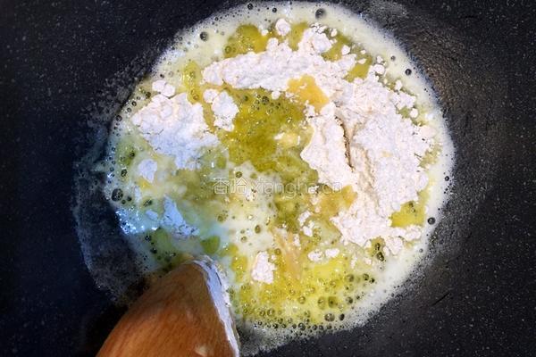 奶汁焗花椰菜(Cauliflower Gratin)的做法图解3
