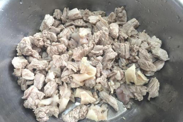 西红柿炖牛腩的做法图解4