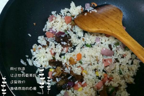 腊肠菠萝饭的做法图解4