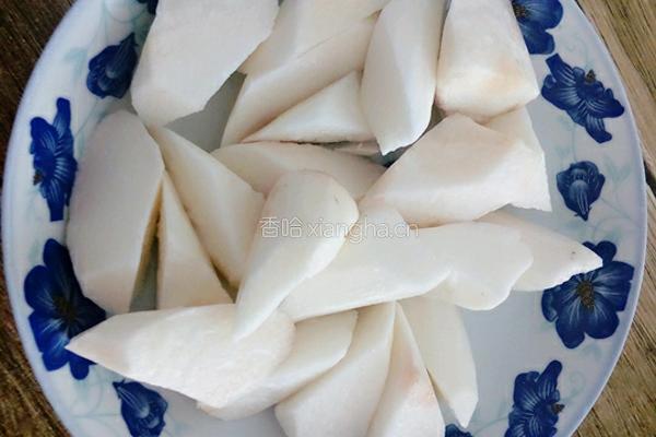 山药鸡腿煲的做法图解3