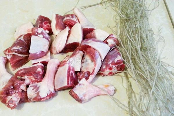 鸭腿绿豆面的做法图解1