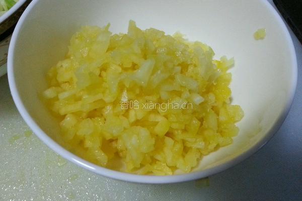 菠萝蒜汁豆腐的做法图解2