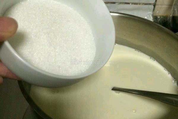 牛奶布丁的做法图解2