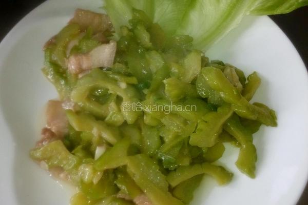 花肉炒苦瓜的做法图解4