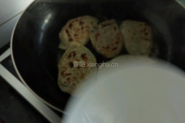 韭菜盒子的做法图解12