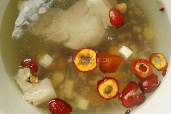 红豆薏米祛湿汤的做法图解5