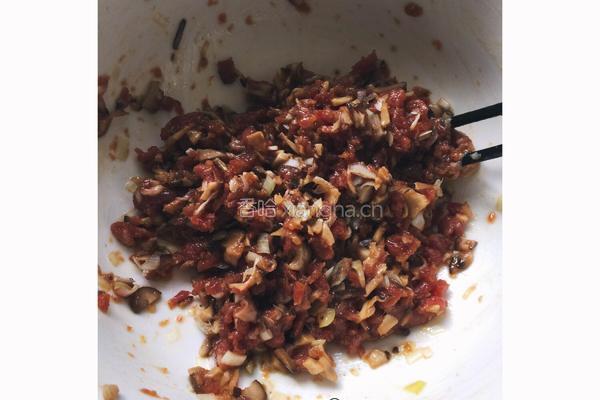 香菇牛肉馅饺子的做法图解2