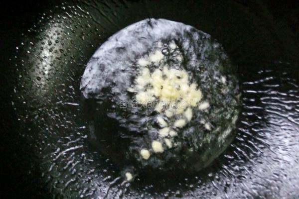 莴笋胡萝卜炒虾仁的做法图解3