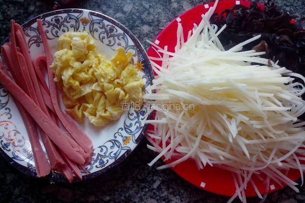 香煎三丝豆皮卷的做法图解1