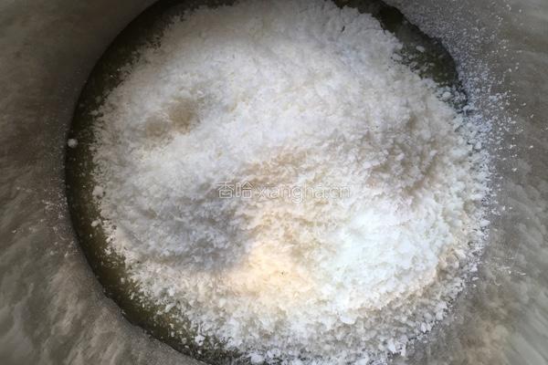 蛋白椰丝球的做法图解4