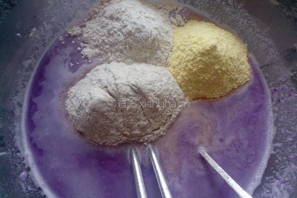 奶香杂粮紫薯饼的做法图解4