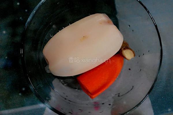 猪骨头莲藕胡萝卜汤的做法图解4